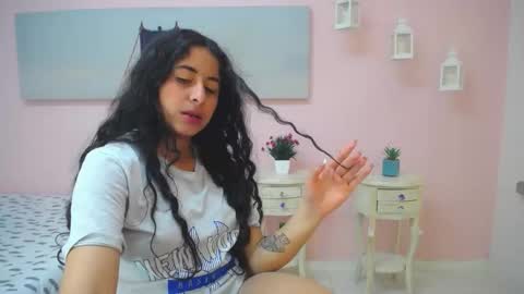 Scarlett online show from December 22, 1:29 pm