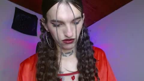 scarlet online show from June 18, 12:43 pm