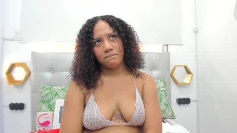 Snapshot of scarlett_fox20 chatting on March 7, 1:18 pm scarlett_fox20 online show from March 7, 1:18 pm