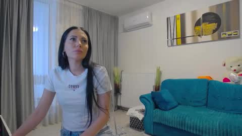 Scarlett online show from January 18, 6:00 am