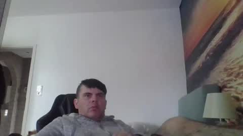 schosch01 online show from May 6, 6:52 am