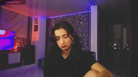 Isabel online show from May 27, 9:12 pm