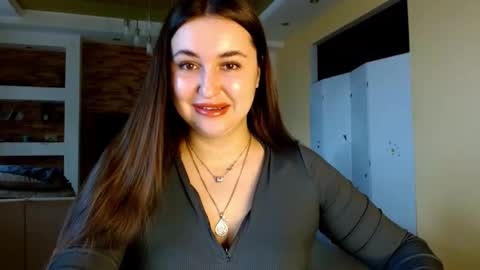 Elizabeth  online show from February 18, 7:30 am