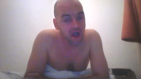 Snapshot of sean20775 chatting on October 1, 12:48 pm Sean online show from October 1, 12:48 pm