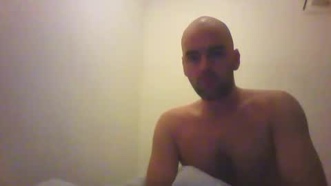 Snapshot of sean20775 chatting on October 22, 2:37 am Sean online show from October 22, 2:37 am