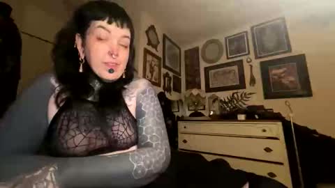 seatedslut online show from March 6, 5:17 am