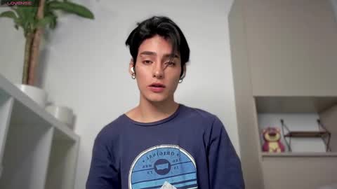 sebastian online show from December 19, 4:02 am