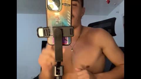 sebasjr112512 online show from December 15, 5:03 am