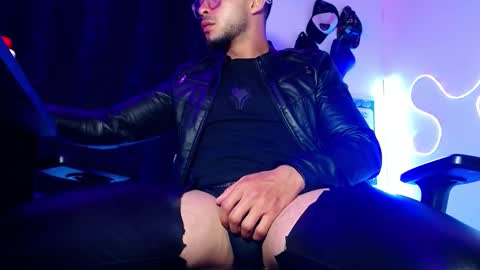 Sebastian online show from March 11, 3:09 am