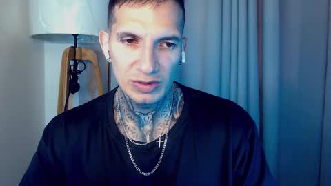 Sebastian online show from November 15, 1:24 pm