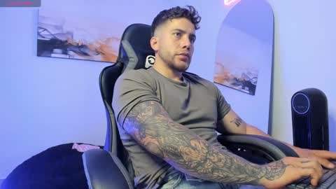 Lucian Sinclair online show from December 22, 11:31 pm