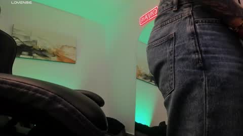 Lucian Sinclair online show from February 24, 3:23 am