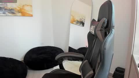 Lucian Sinclair online show from January 25, 9:35 pm