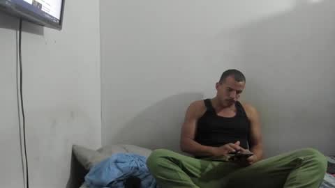 Snapshot of sebastianp13 chatting on January 9, 2:22 am sebatian palacios online show from January 9, 2:22 am