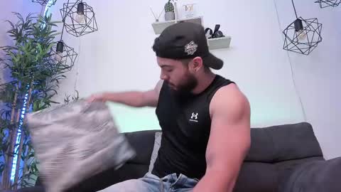 Instagram jeanpaulfit  online show from March 4, 9:22 pm