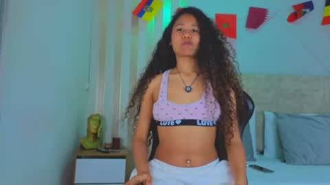 secretestrell online show from July 6, 7:05 am