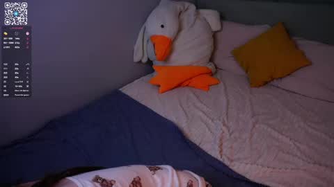 Lily online show from April 3, 3:30 pm