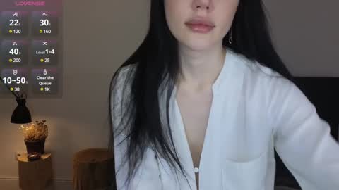 Sara online show from December 27, 1:28 pm