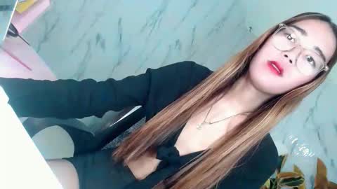 Snapshot of seducing_angela chatting on September 23, 12:48 am seducing_angela online show from September 23, 12:48 am