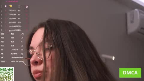 Mia online show from January 17, 5:11 pm