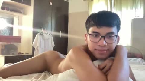 Snapshot of seductive_william chatting on February 18, 12:05 am William online show from February 18, 12:05 am