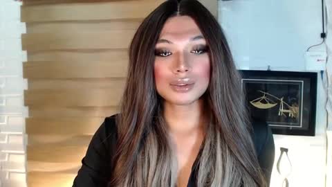 Deluxe online show from February 25, 3:42 pm