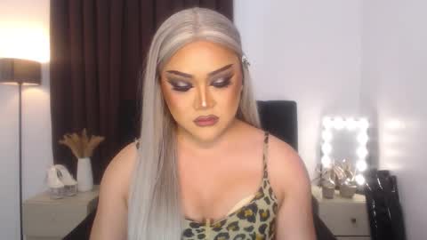 Natalie Mefford online show from February 18, 10:16 am