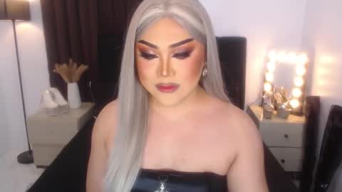 Natalie Mefford online show from February 15, 7:06 am