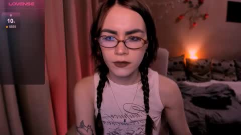 selectrra online show from March 3, 7:10 pm