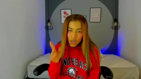 Selena online show from October 16, 11:32 am