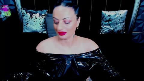 Snapshot of selena_vixen chatting on January 21, 11:03 am Selene online show from January 21, 11:03 am