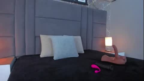 Snapshot of selene_tylor_ chatting on February 16, 8:22 pm Selene online show from February 16, 8:22 pm
