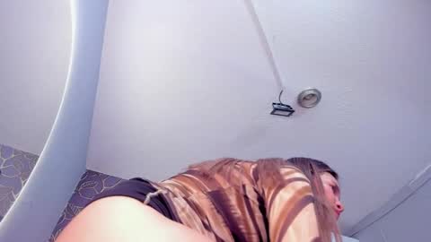Snapshot of selene_tylor_ chatting on March 12, 2:52 am Selene online show from March 12, 2:52 am