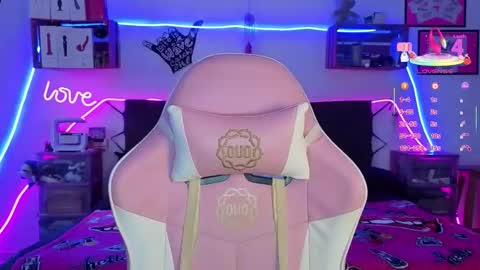 Selvaggia Del Caribe online show from February 4, 6:34 pm