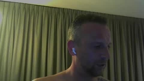 sence08 online show from March 1, 7:51 pm