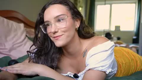 Jasmine online show from July 6, 4:42 pm
