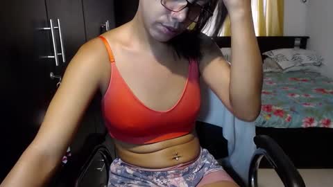Snapshot of sensual_natalie chatting on February 8, 7:38 pm sensual_natalie online show from February 8, 7:38 pm