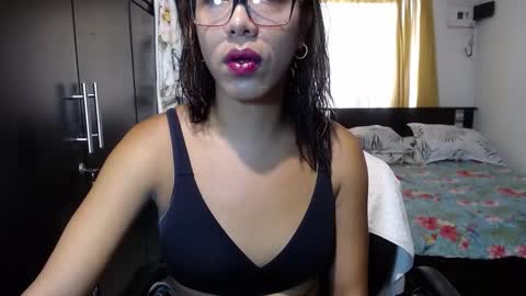 Snapshot of sensual_natalie chatting on February 18, 3:52 pm sensual_natalie online show from February 18, 3:52 pm