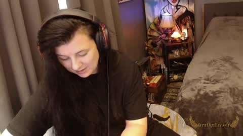 Tara online show from May 9, 1:06 pm
