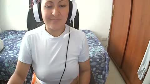 senthix  heyy promo en OnlyFans aprovecha 85 descuento online show from February 21, 8:27 pm