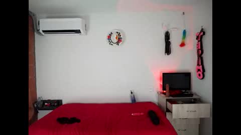 sephorandmonell online show from October 25, 10:32 pm