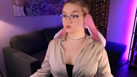 Serena online show from February 25, 9:57 am