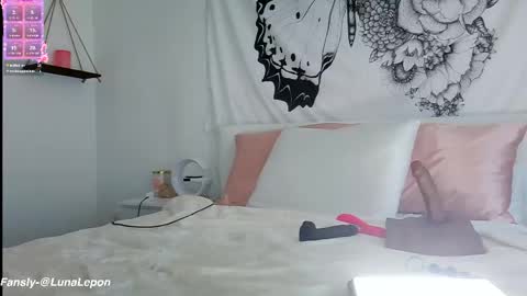 serenaskyee online show from April 30, 7:41 pm