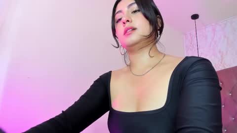  Serena  online show from November 21, 8:18 pm