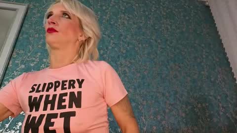 serenexx  your MILF online show from January 11, 1:50 pm