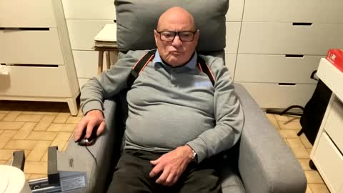 serge8413 online show from January 1, 5:44 pm