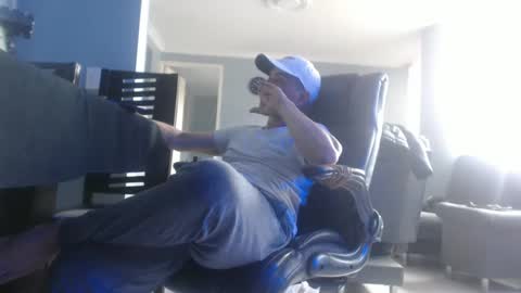 hetero serio discreto online show from February 1, 9:51 pm