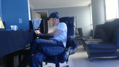 hetero serio discreto online show from February 27, 10:31 pm