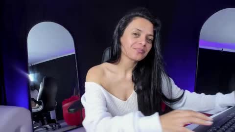 LUCERO online show from November 8, 4:26 am