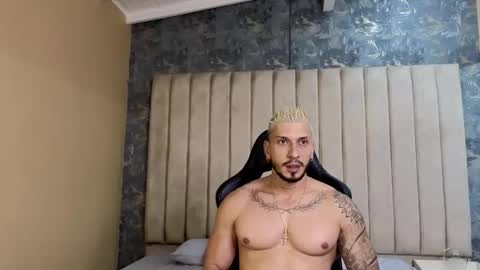 Snapshot of seth_vega_ chatting on February 25, 9:04 pm HEY IM SETH online show from February 25, 9:04 pm